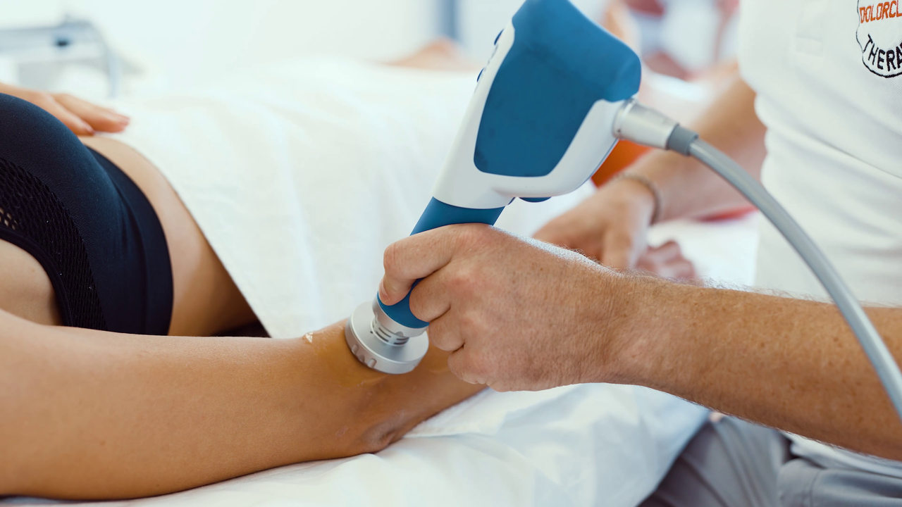 Stoßwellentherapie am Ellbogen